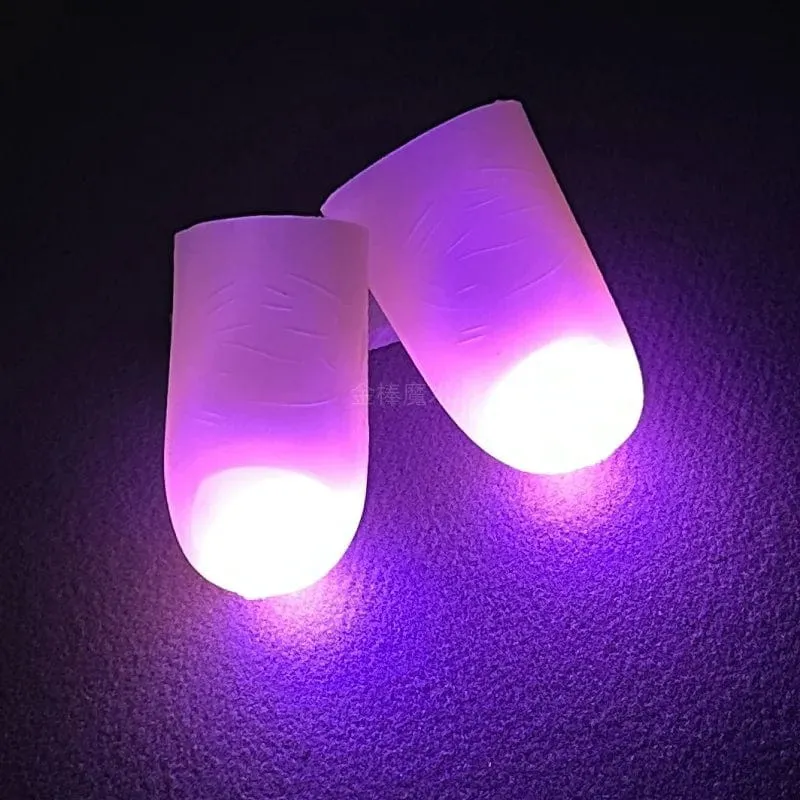 2 Teile/satz Magische Daumen Licht Spielzeug für Erwachsene Zaubertrick Requisiten Blau Licht Led Blinkende Finger Halloween Party Spielzeug für Kinder