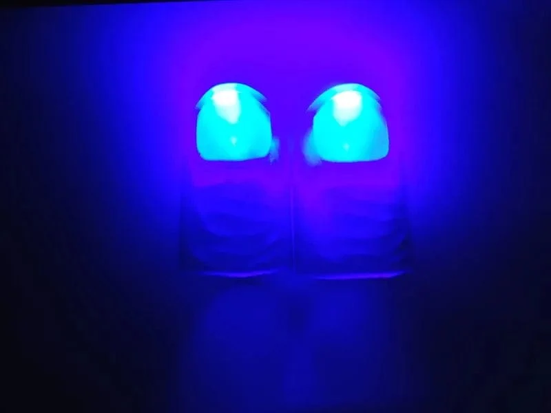 2 Stücke Magie Super Elektronische LED Licht Blinkende Finger Zaubertrick Requisiten Kinder Erstaunliche Glow Spielzeug Kinder Leuchtende Dekor Geschenke