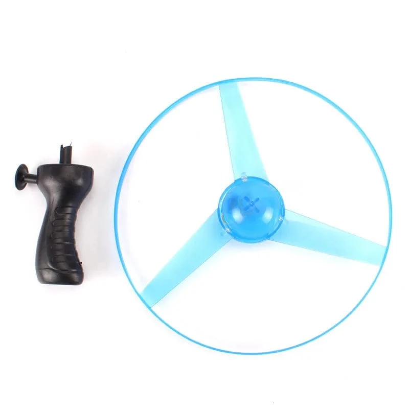 1 Stück leuchtendes UFO mit Zugdraht, lustiges, drehbares Fluggerät mit leuchtendem LED-Licht und Griff, Spielzeug für Kinder, Geschenk für Outdoor-Sport, Eltern-Kind-Spiel