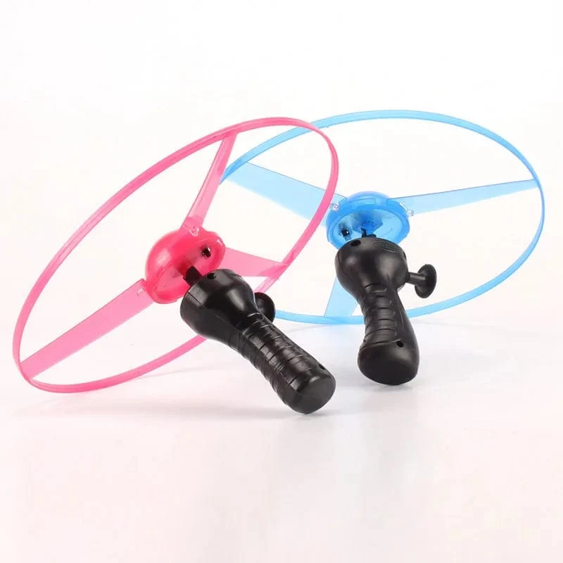 1 Stück leuchtendes UFO mit Zugdraht, lustiges, drehbares Fluggerät mit leuchtendem LED-Licht und Griff, Spielzeug für Kinder, Geschenk für Outdoor-Sport, Eltern-Kind-Spiel