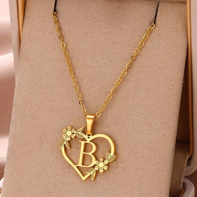 Gold Farbe zierliche Blume Initialen Halskette Frauen Mädchen Edelstahl Herz Brief Choker Halskette Beste Geschenke Alphabet Schmuck