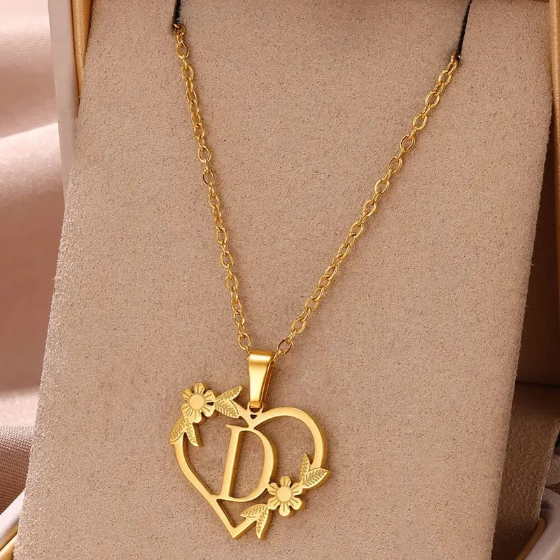 Gold Farbe zierliche Blume Initialen Halskette Frauen Mädchen Edelstahl Herz Brief Choker Halskette Beste Geschenke Alphabet Schmuck