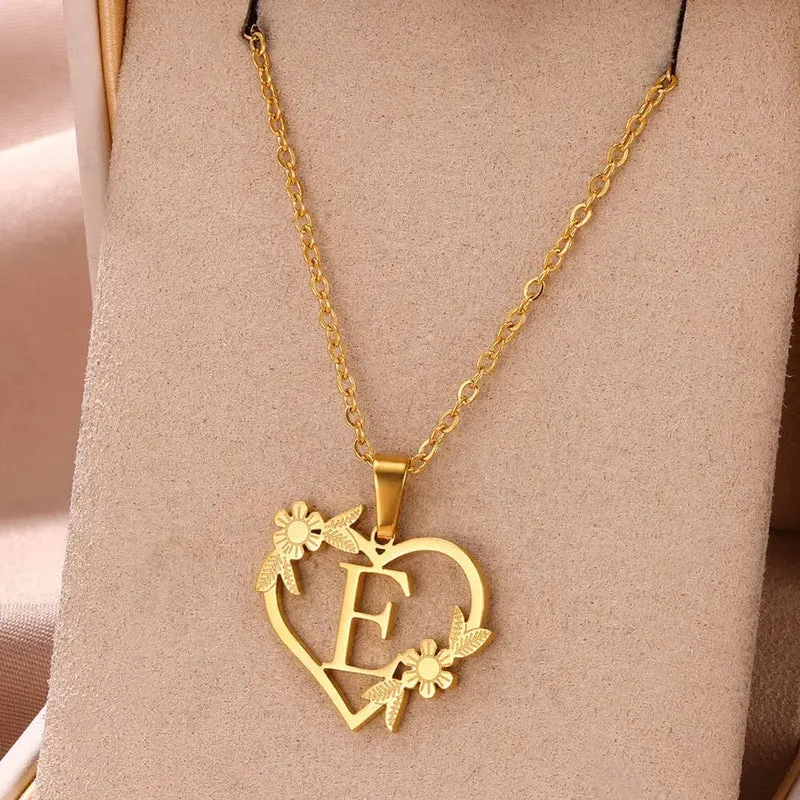 Gold Farbe zierliche Blume Initialen Halskette Frauen Mädchen Edelstahl Herz Brief Choker Halskette Beste Geschenke Alphabet Schmuck