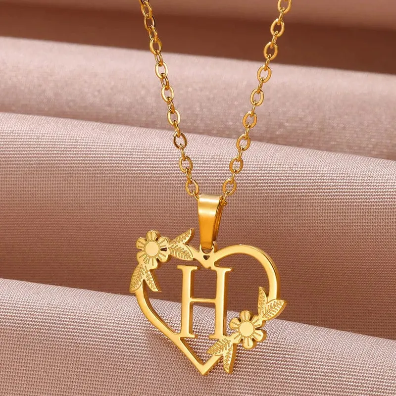 Gold Farbe zierliche Blume Initialen Halskette Frauen Mädchen Edelstahl Herz Brief Choker Halskette Beste Geschenke Alphabet Schmuck