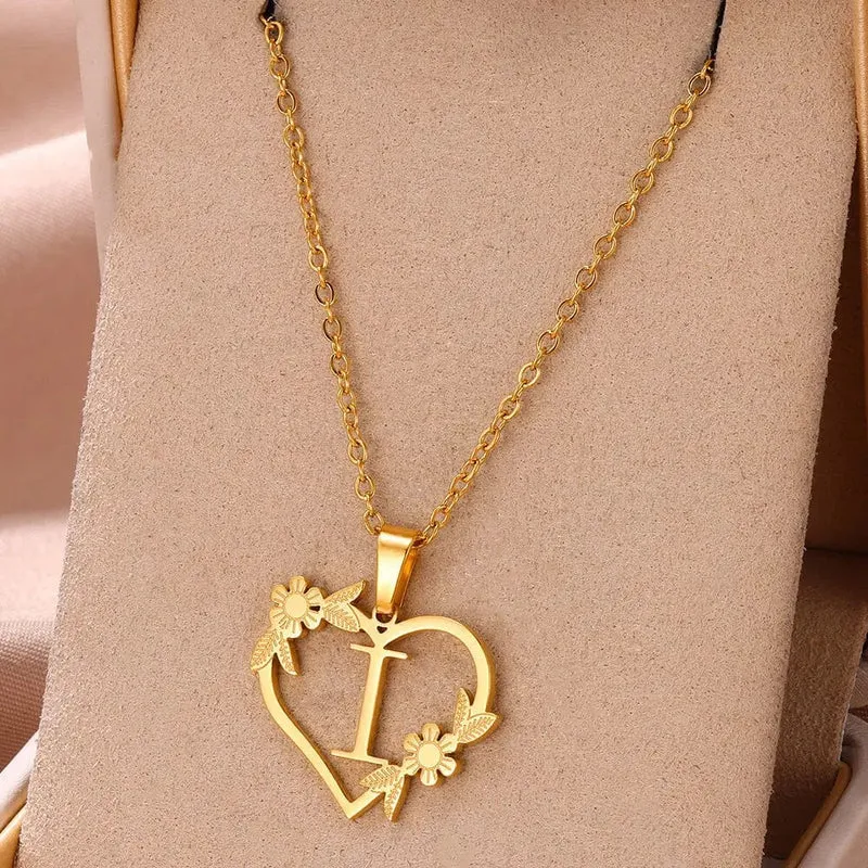 Gold Farbe zierliche Blume Initialen Halskette Frauen Mädchen Edelstahl Herz Brief Choker Halskette Beste Geschenke Alphabet Schmuck