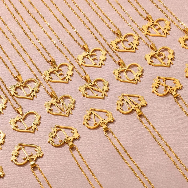Gold Farbe zierliche Blume Initialen Halskette Frauen Mädchen Edelstahl Herz Brief Choker Halskette Beste Geschenke Alphabet Schmuck