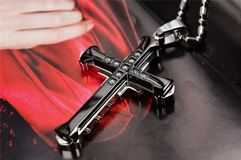 2024 neue Männliche Kristall Kreuz Jesus Anhänger Gold/Schwarz/Blau Farbe Zirkonia Halskette Edelstahl Schmuck