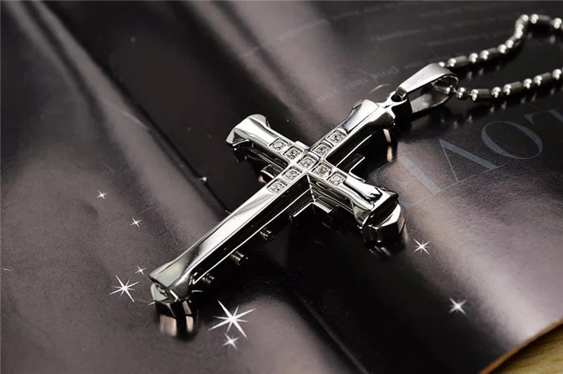 2024 neue Männliche Kristall Kreuz Jesus Anhänger Gold/Schwarz/Blau Farbe Zirkonia Halskette Edelstahl Schmuck