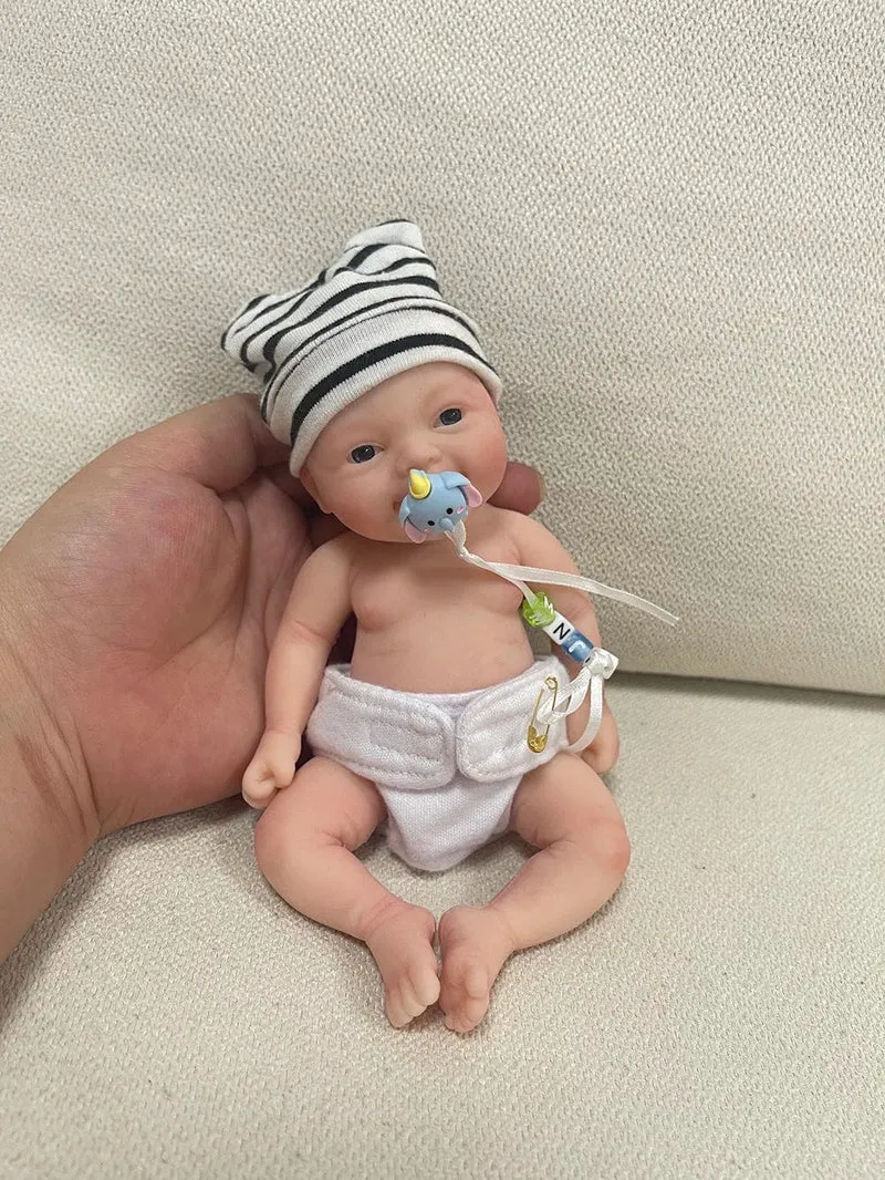 7" Junge Micro Frühchen Ganzkörper Silikon Lächeln Babypuppe "Noah" Lebensechte Mini Reborn Puppe Überraschung Kinder Anti-Stress