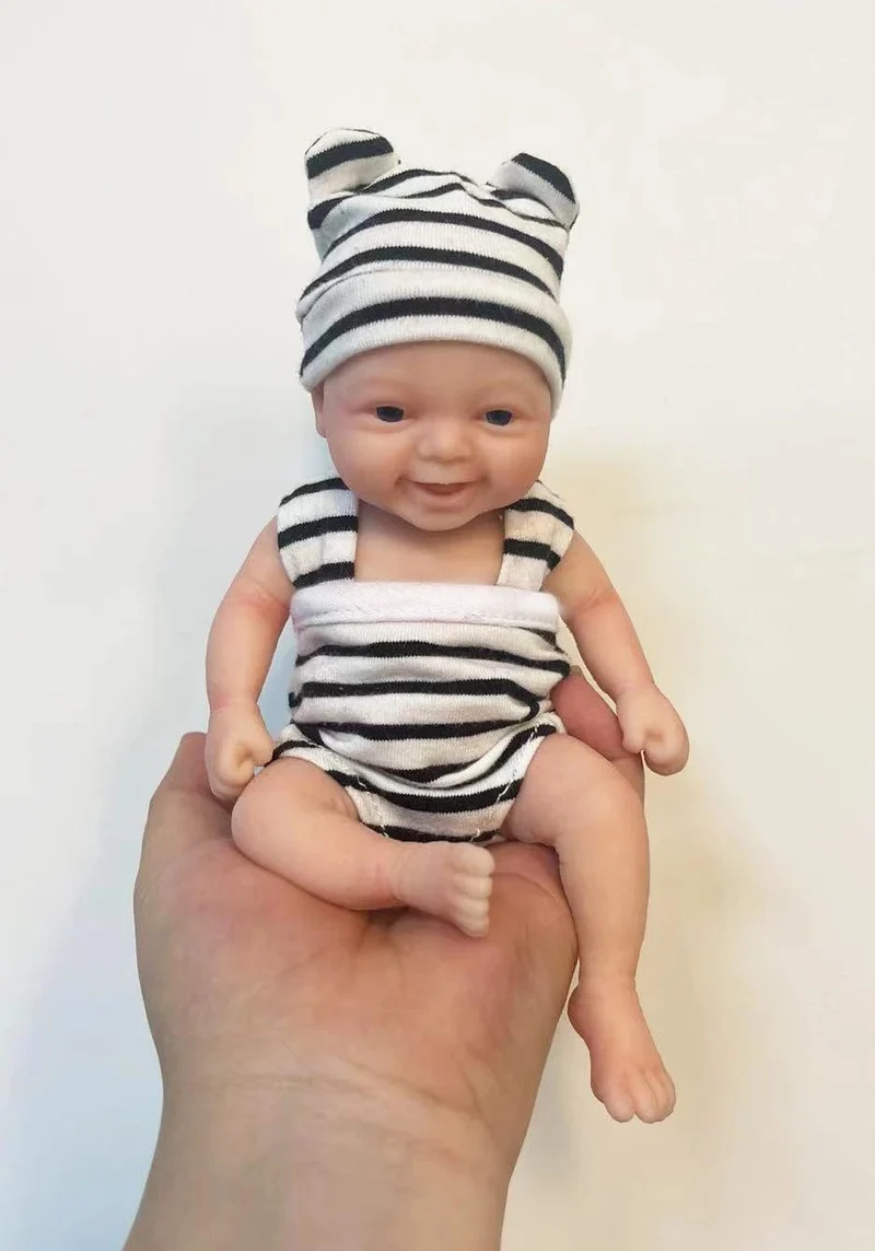 7" Junge Micro Frühchen Ganzkörper Silikon Lächeln Babypuppe "Noah" Lebensechte Mini Reborn Puppe Überraschung Kinder Anti-Stress