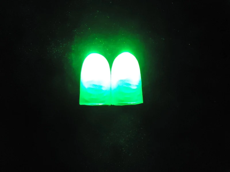 Magische Daumen, Leuchtspielzeug für Erwachsene, Zaubertrick-Requisiten, blaues Licht, LED, blinkende Finger, Halloween-Party-Spielzeug für Kinder