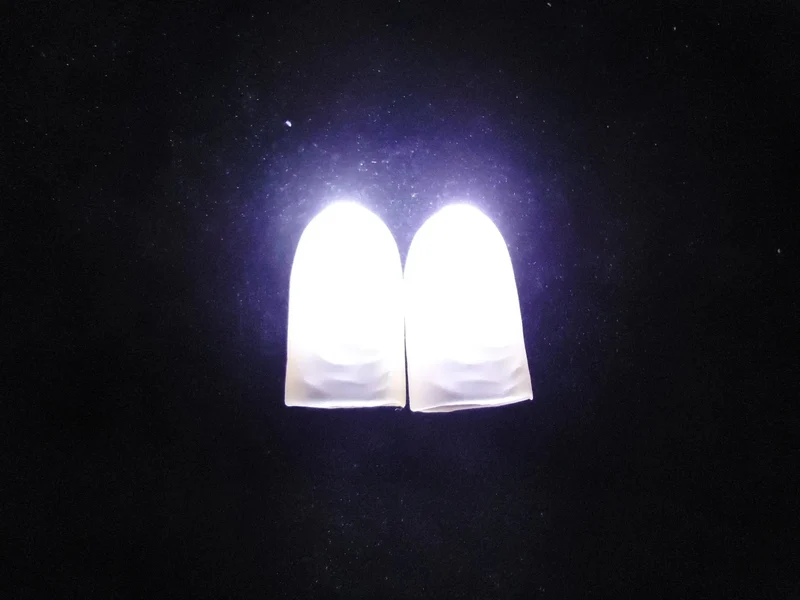 Magische Daumen, Leuchtspielzeug für Erwachsene, Zaubertrick-Requisiten, blaues Licht, LED, blinkende Finger, Halloween-Party-Spielzeug für Kinder