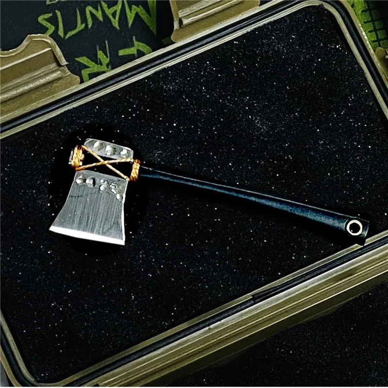 Chrom-Vanadium-legierter Stahl Mini-Axtkopf-Schlüsselanhänger Tragbares kleines Messer mit fester Klinge Auspack-Express mit Rindslederetui
