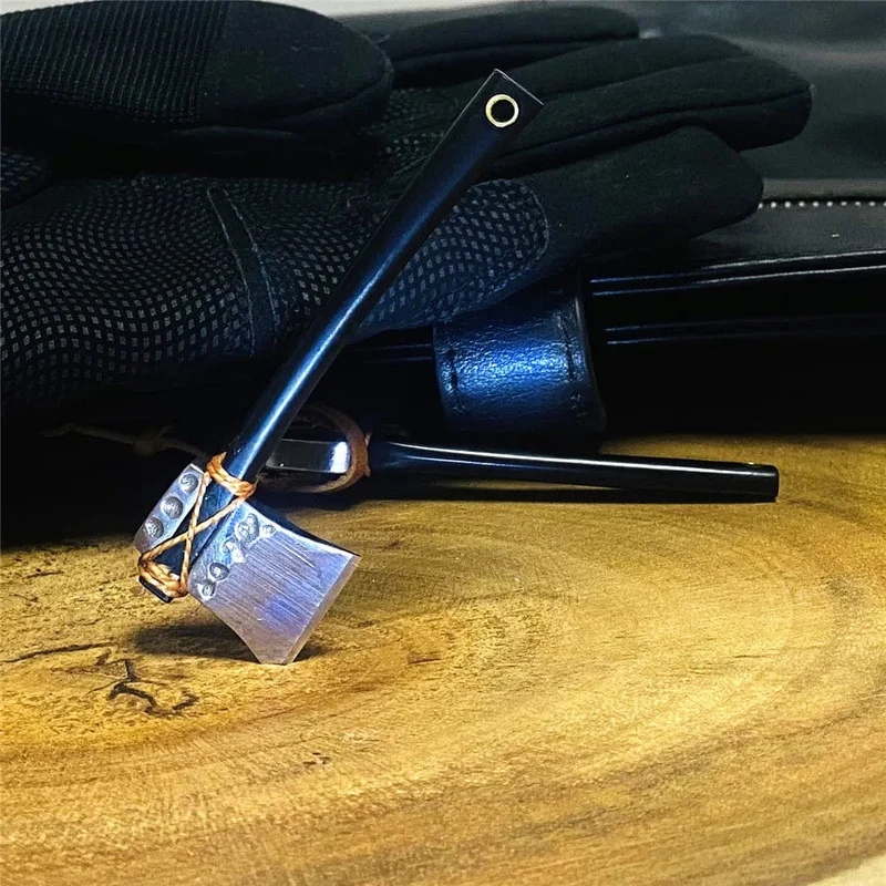 Chrom-Vanadium-legierter Stahl Mini-Axtkopf-Schlüsselanhänger Tragbares kleines Messer mit fester Klinge Auspack-Express mit Rindslederetui