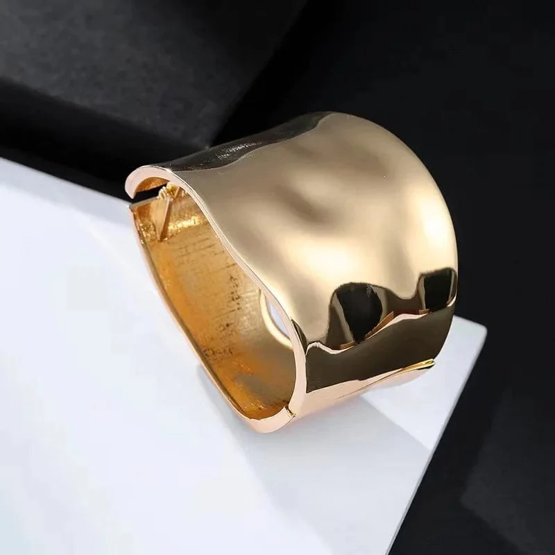Heißer Verkauf Breite Armreifen Minimalistischen Legierung Gold Farbe Armbänder Für Frauen Zubehör Mode Schmuck Engagement Party Geschenk