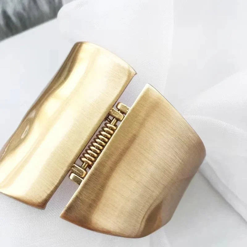 Heißer Verkauf Breite Armreifen Minimalistischen Legierung Gold Farbe Armbänder Für Frauen Zubehör Mode Schmuck Engagement Party Geschenk