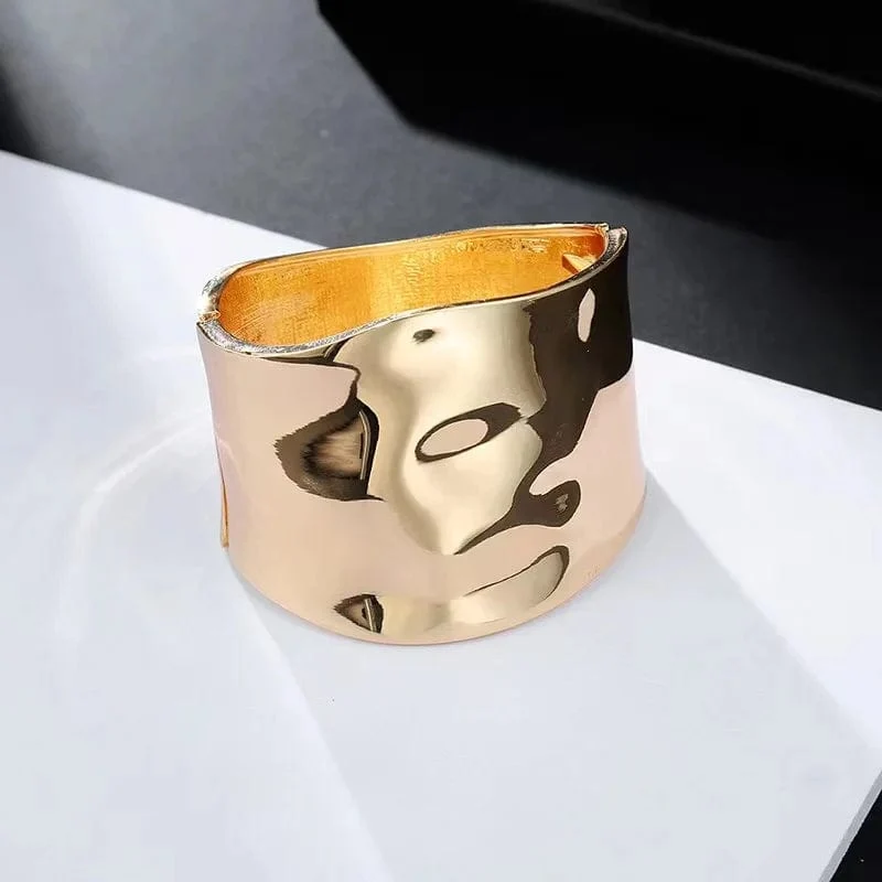 Heißer Verkauf Breite Armreifen Minimalistischen Legierung Gold Farbe Armbänder Für Frauen Zubehör Mode Schmuck Engagement Party Geschenk