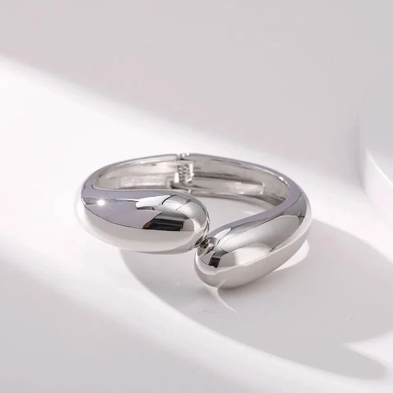 Heißer Verkauf Breite Armreifen Minimalistischen Legierung Gold Farbe Armbänder Für Frauen Zubehör Mode Schmuck Engagement Party Geschenk