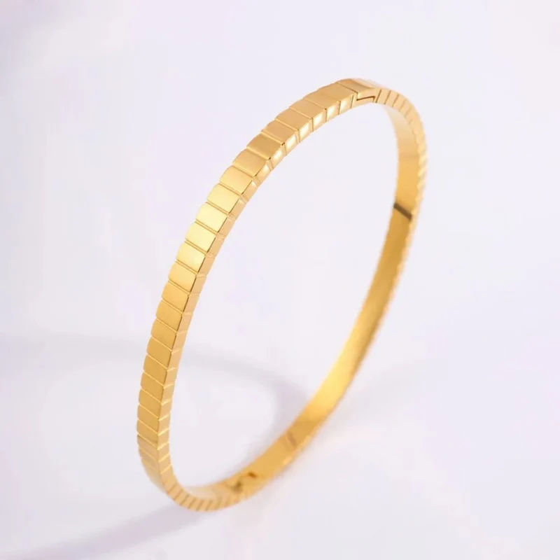 1 Stück Vintage Elegantes 18 Karat vergoldetes Edelstahl Zirkon Sterne Armband für Frauen Mode Hochzeit Schmuck Geschenk --- A674