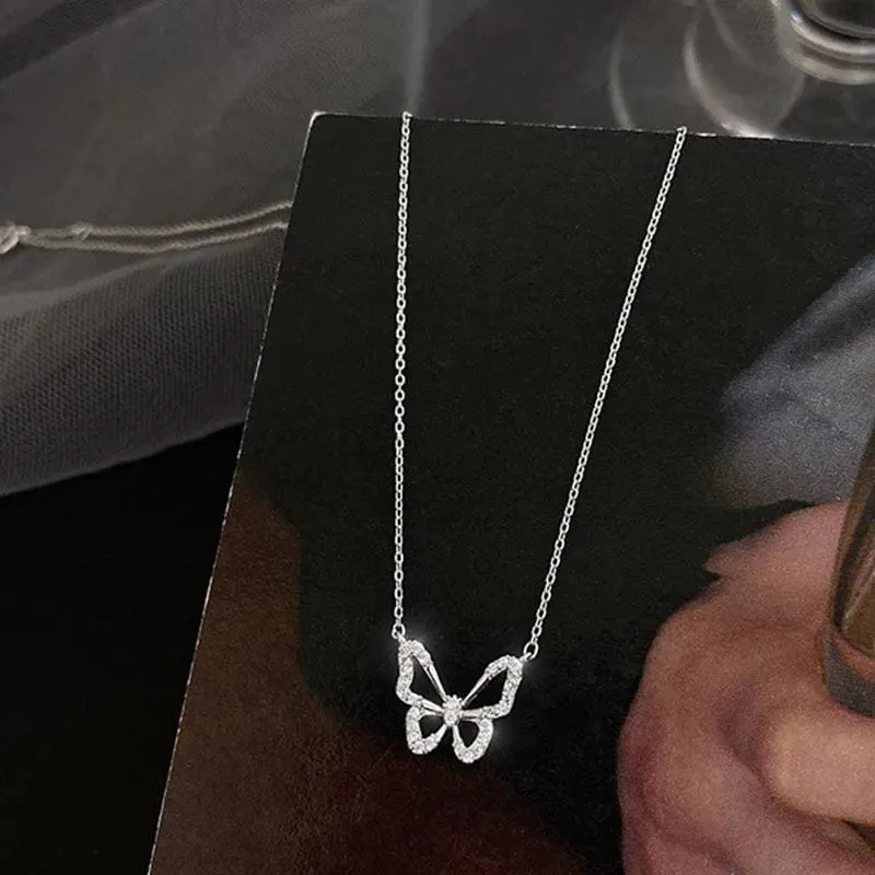 Korean Fashion Halskette für Frauen Herzförmige Zirkon Halskette Anhänger Temperament Schlüsselbein Kette Geburtstag Party Schmuck Geschenk