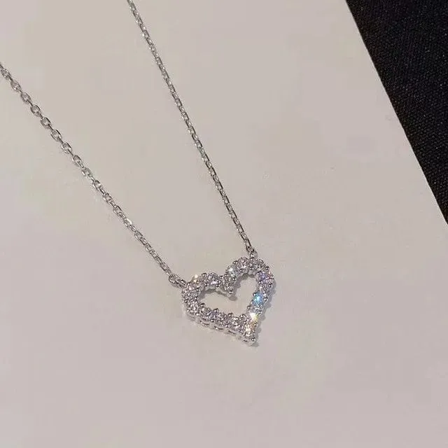 Korean Fashion Halskette für Frauen Herzförmige Zirkon Halskette Anhänger Temperament Schlüsselbein Kette Geburtstag Party Schmuck Geschenk