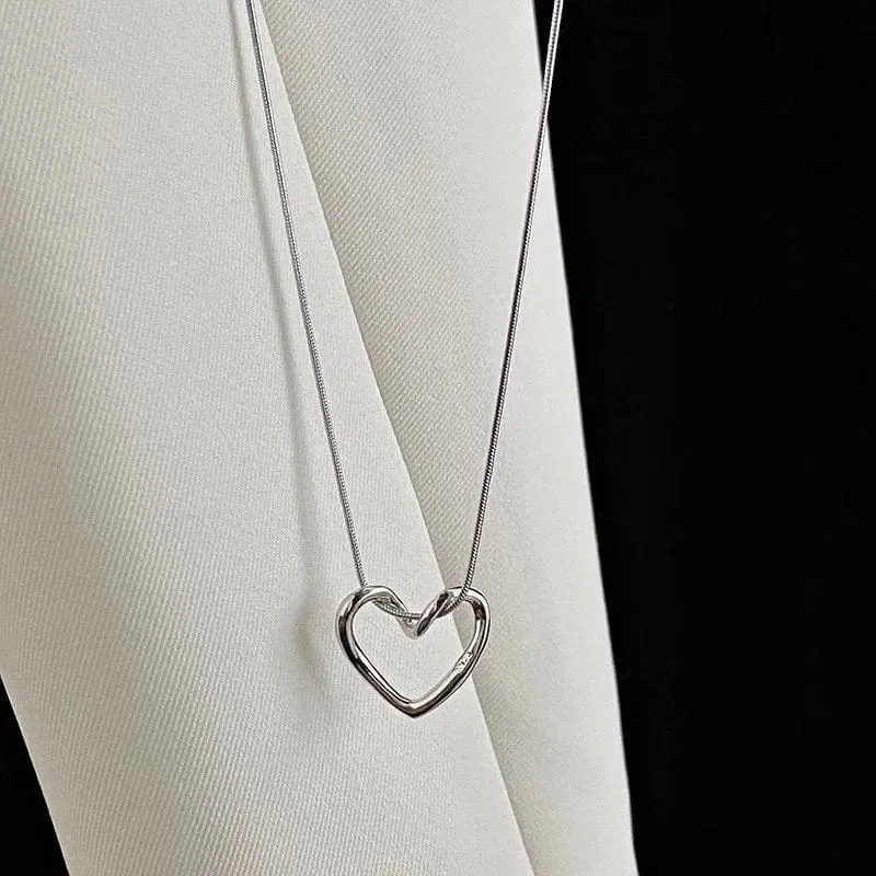 Korean Fashion Halskette für Frauen Herzförmige Zirkon Halskette Anhänger Temperament Schlüsselbein Kette Geburtstag Party Schmuck Geschenk