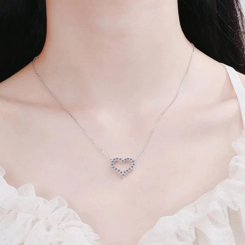 Korean Fashion Halskette für Frauen Herzförmige Zirkon Halskette Anhänger Temperament Schlüsselbein Kette Geburtstag Party Schmuck Geschenk