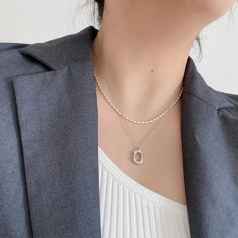 Halskette aus 925er Sterlingsilber mit schlichten geometrischen Perlen, glänzende und zarte Schlüsselbeinkette für Damenmode-Juwelier