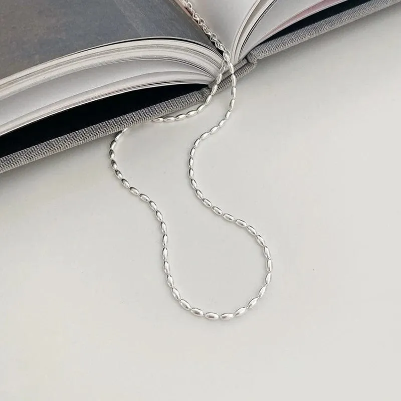 Halskette aus 925er Sterlingsilber mit schlichten geometrischen Perlen, glänzende und zarte Schlüsselbeinkette für Damenmode-Juwelier
