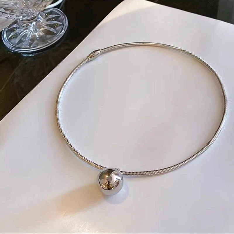 Französisches Retro-Design, Metallrohr, Schlangenknochen-Kettenhalsband für Damen, übertriebene Edelstahl-Halskette, farbloser Schmuck für Mädchen