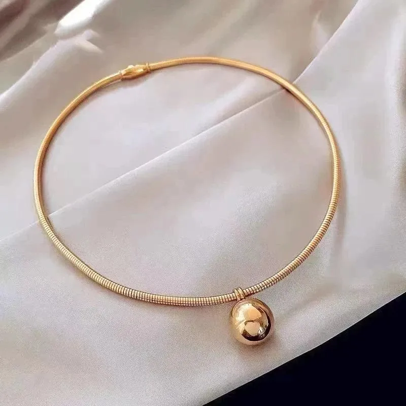 Französisches Retro-Design, Metallrohr, Schlangenknochen-Kettenhalsband für Damen, übertriebene Edelstahl-Halskette, farbloser Schmuck für Mädchen