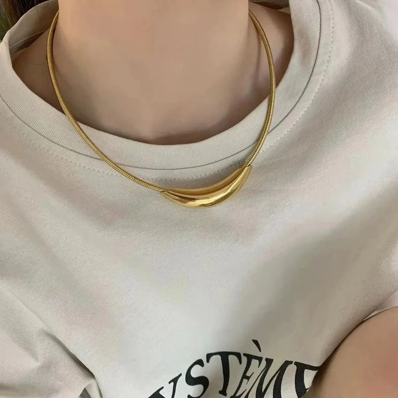 Französisches Retro-Design, Metallrohr, Schlangenknochen-Kettenhalsband für Damen, übertriebene Edelstahl-Halskette, farbloser Schmuck für Mädchen