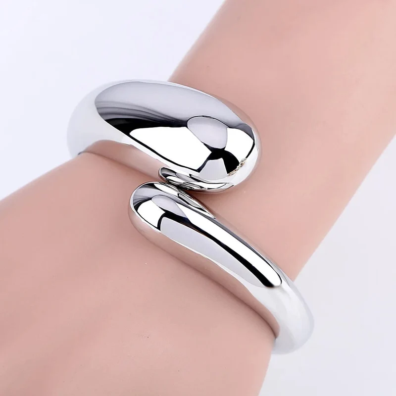 SHANGZHIHUA Europäischer und amerikanischer Trend Neues offenes Armband aus Metall mit geometrischem Design für Damenmode und hochwertigen Schmuck