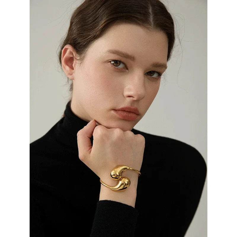 Yhpup 316l Edelstahl Wassertropfen Hohl Verstellbares Armband Armreif für Frauen 18K Gold PVD plattiert Rostfrei Ungewöhnlicher Schmuck