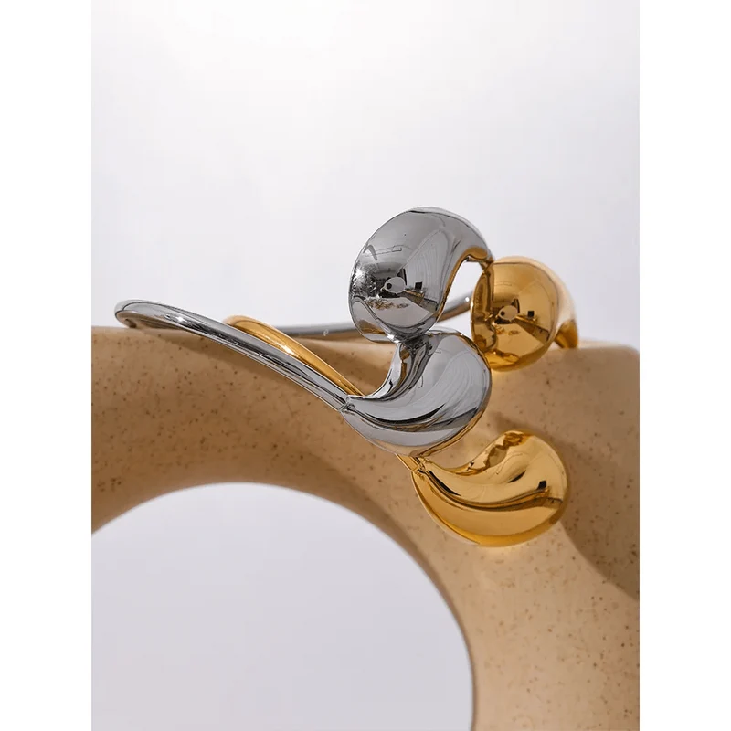 Yhpup 316l Edelstahl Wassertropfen Hohl Verstellbares Armband Armreif für Frauen 18K Gold PVD plattiert Rostfrei Ungewöhnlicher Schmuck