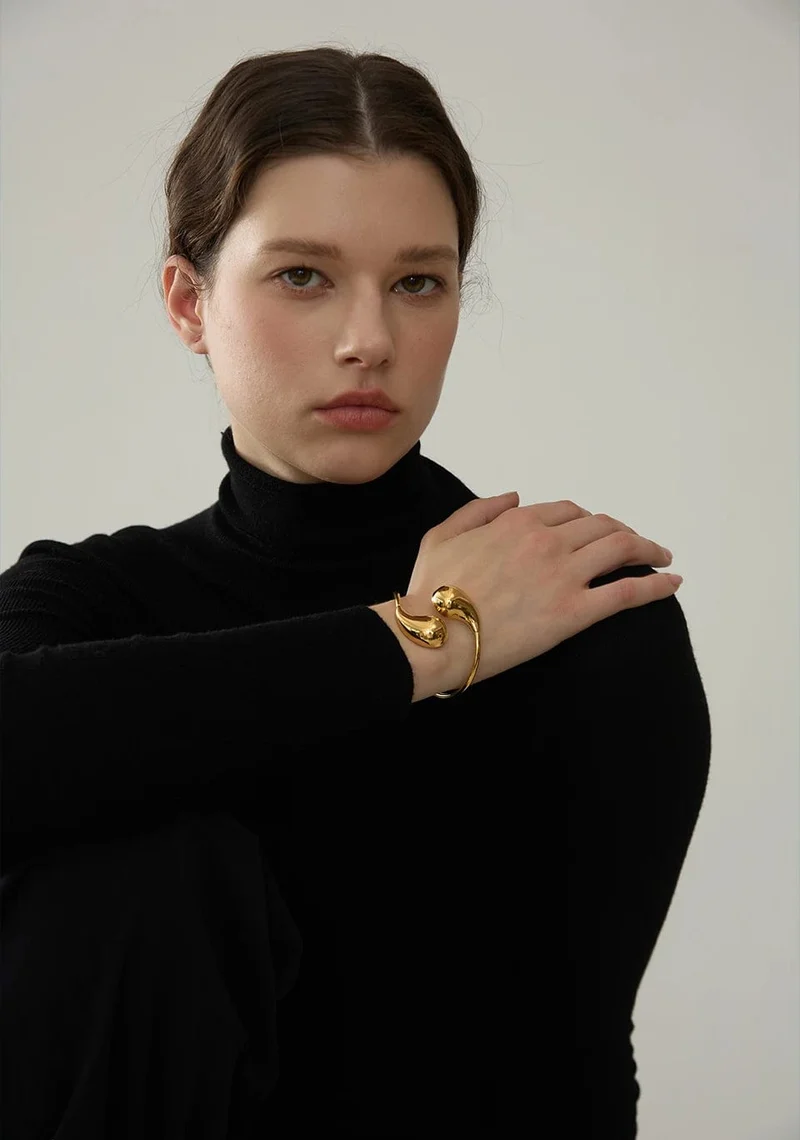 Yhpup 316l Edelstahl Wassertropfen Hohl Verstellbares Armband Armreif für Frauen 18K Gold PVD plattiert Rostfrei Ungewöhnlicher Schmuck