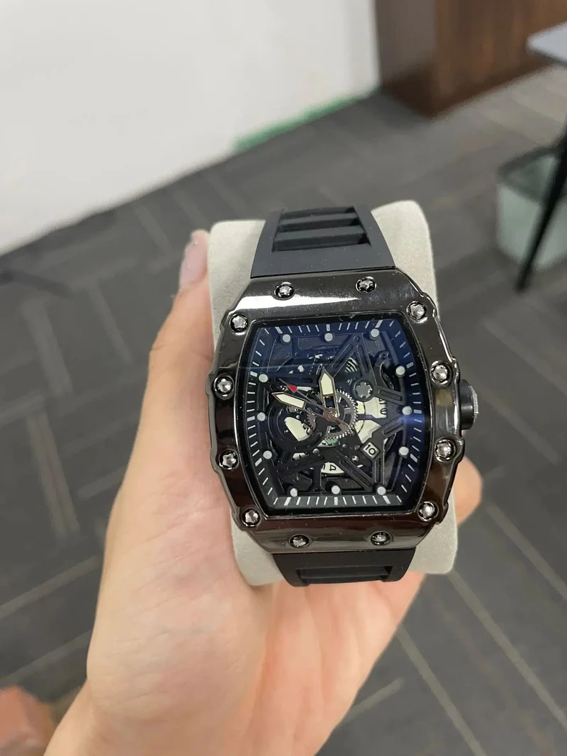 UTHAI Herrenuhr, sportlich, dominant, trendig, wasserdicht, tonnenförmig, originelle Armbanduhr für Herren, Quarzuhr, Geschenk