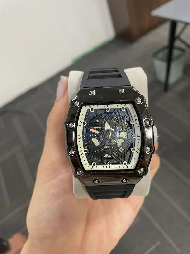UTHAI Herrenuhr, sportlich, dominant, trendig, wasserdicht, tonnenförmig, originelle Armbanduhr für Herren, Quarzuhr, Geschenk