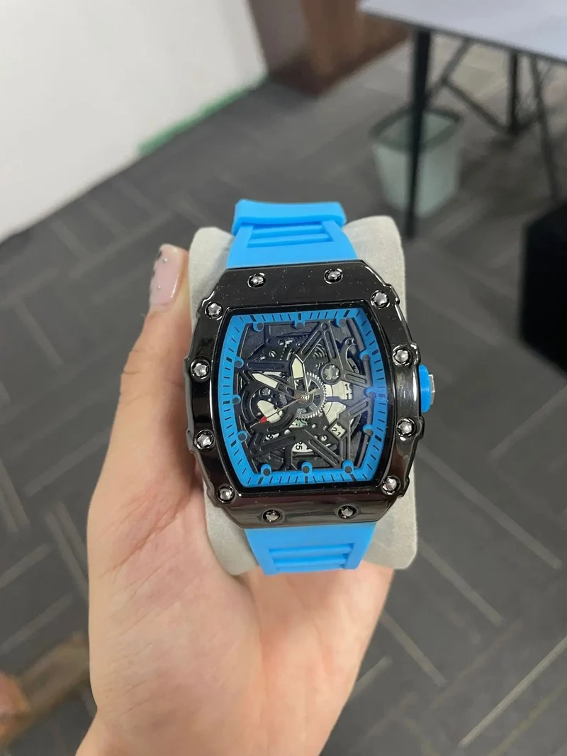 UTHAI Herrenuhr, sportlich, dominant, trendig, wasserdicht, tonnenförmig, originelle Armbanduhr für Herren, Quarzuhr, Geschenk