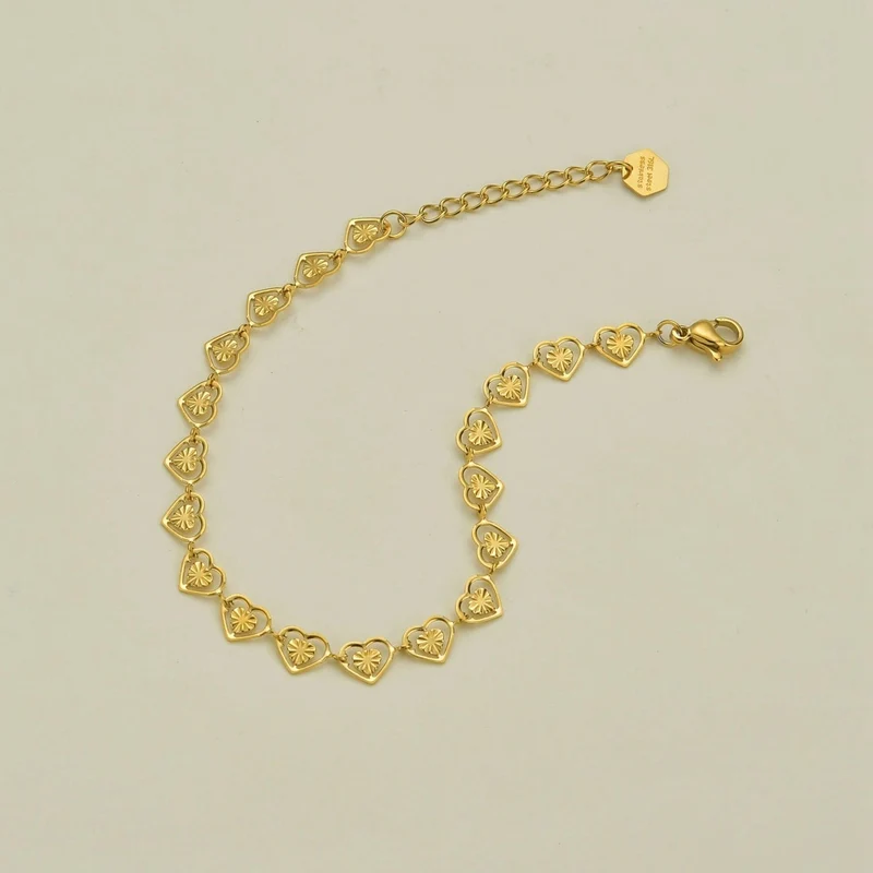 Hochwertiges Edelstahl 14K vergoldetes hohles Herzarmband für Frauen Charm Hochzeit Verlobungsfeier Modeschmuck