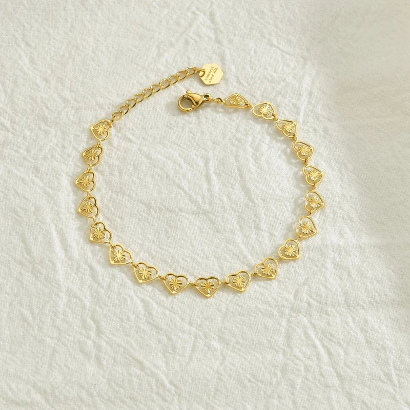 Hochwertiges Edelstahl 14K vergoldetes hohles Herzarmband für Frauen Charm Hochzeit Verlobungsfeier Modeschmuck