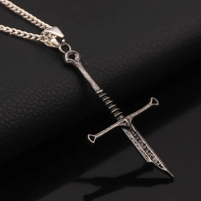 Vintage Narsil Broken Sword Halskette für Männer Frauen Moveis Schmuck Cosplay Cool Punk Schwert Anhänger Halskette Geschenk