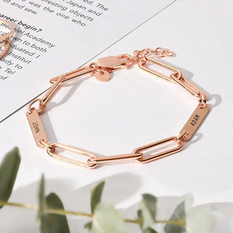 Individuelles graviertes Namensarmband, luxuriöser goldener Edelstahlschmuck für Frauen, personalisiertes verstellbares Armband mit Büroklammerkette