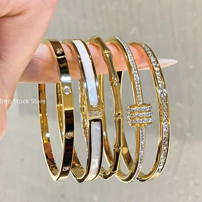Titanstahl-Armband mit weißer Perlmutterfalter-Muschel, Luxus-Design, Edelstahl-Armreif für Damen, Schmuck für Damen