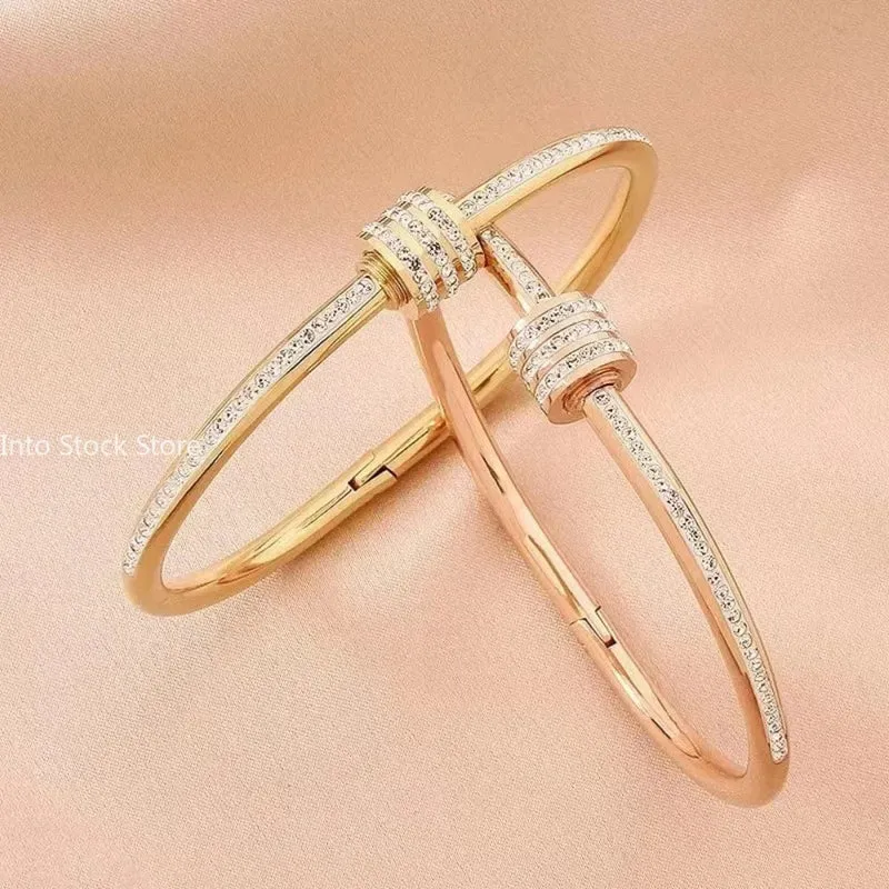Titanstahl-Armband mit weißer Perlmutterfalter-Muschel, Luxus-Design, Edelstahl-Armreif für Damen, Schmuck für Damen