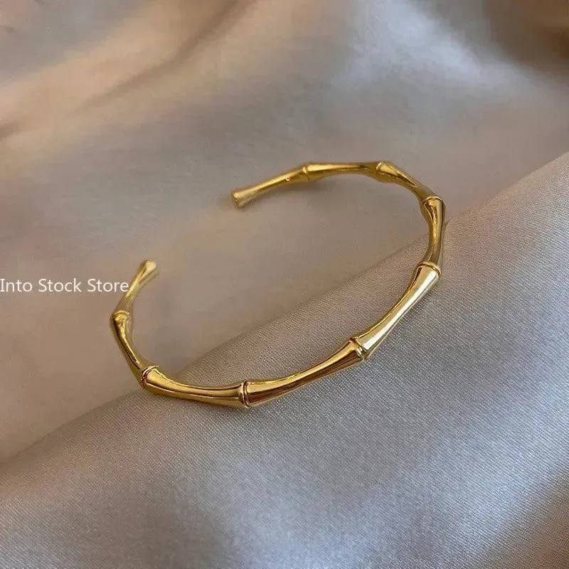 Titanstahl-Armband mit weißer Perlmutterfalter-Muschel, Luxus-Design, Edelstahl-Armreif für Damen, Schmuck für Damen
