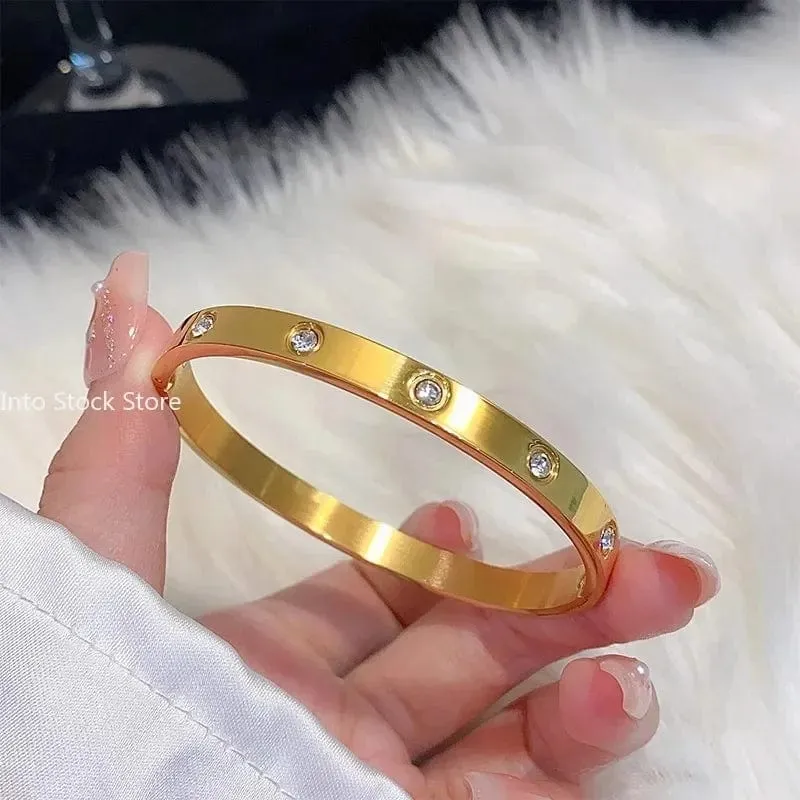Titanstahl-Armband mit weißer Perlmutterfalter-Muschel, Luxus-Design, Edelstahl-Armreif für Damen, Schmuck für Damen