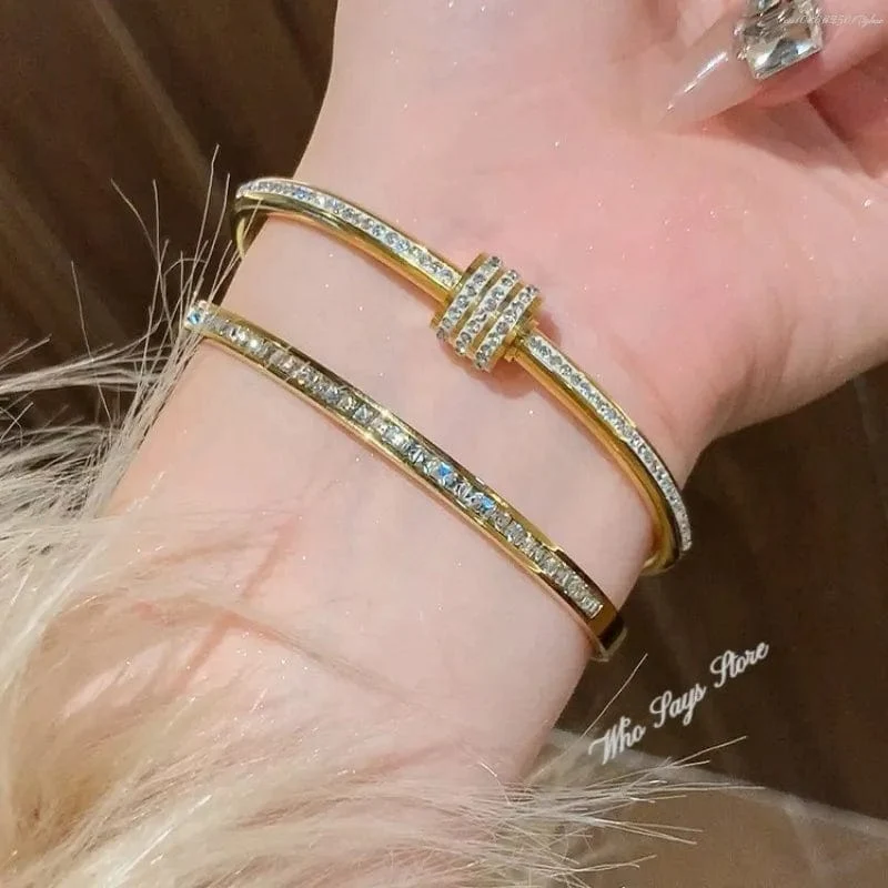 Titanstahl-Armband mit weißer Perlmutterfalter-Muschel, Luxus-Design, Edelstahl-Armreif für Damen, Schmuck für Damen