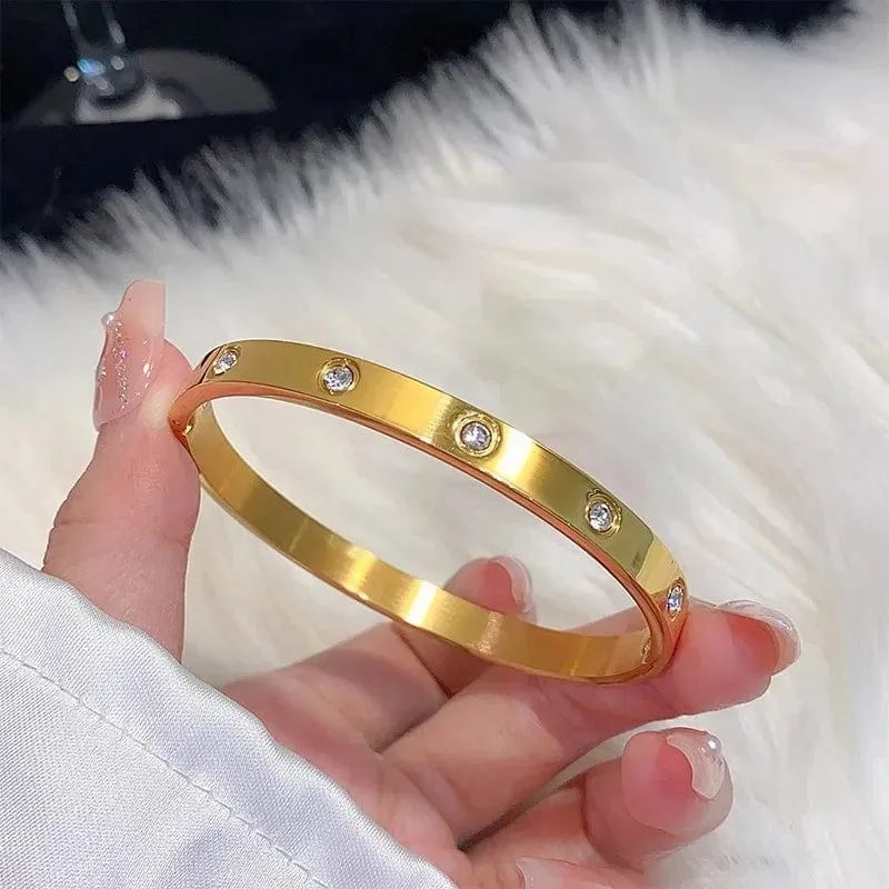 Titanstahl-Armband mit weißer Perlmutterfalter-Muschel, Luxus-Design, Edelstahl-Armreif für Damen, Schmuck für Damen
