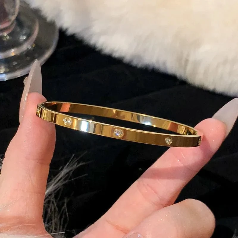 Titanstahl-Armband mit weißer Perlmutterfalter-Muschel, Luxus-Design, Edelstahl-Armreif für Damen, Schmuck für Damen